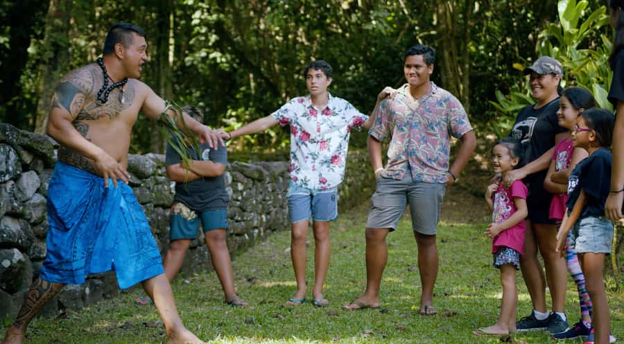 Moorea: Half-Day Open-Air 4WD Safari with Hotel Transfers - Pineapples, plantations, and the island interior
