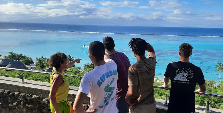 Moorea : Safari Nature and Culture Tour with local guide - Toatea Lookout starts the morning with a wide view