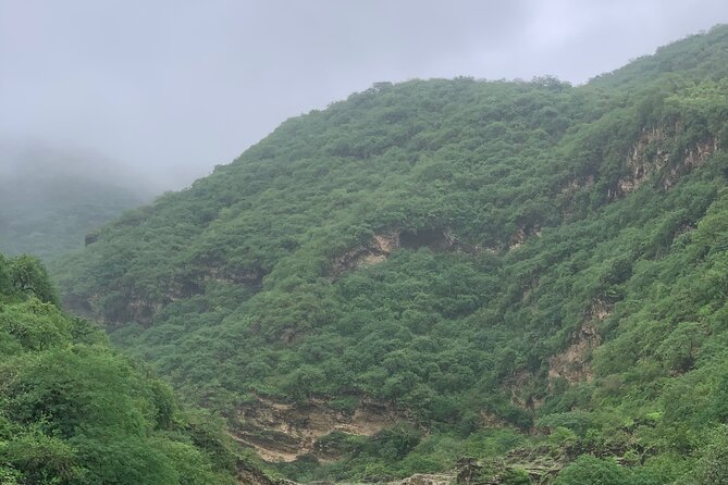 Mountain Safari Private Tour - Tawi Ateer Sinkhole and Teeq Cave