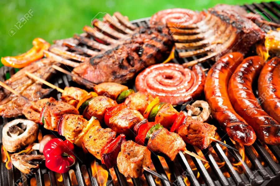 Nairobi: Cabaret Show with Dinner at Safari Park Hotel - The 9 p.m. cabaret show