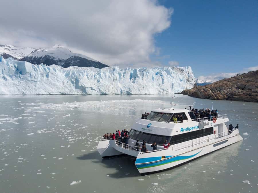 Nautical Safari: Navigate and feel the energy of the Perito Moreno Glacier. - Setting out across Brazo Rico
