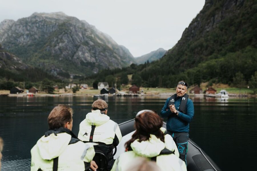 Øystese: Hardangerfjord RIB safari to the Fyksesund branch - Ten minutes across the open Hardangerfjord