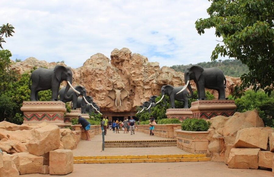 Pilanesberg Full-Day Shared Safari with Sun City Visit - Sun City after the morning safari