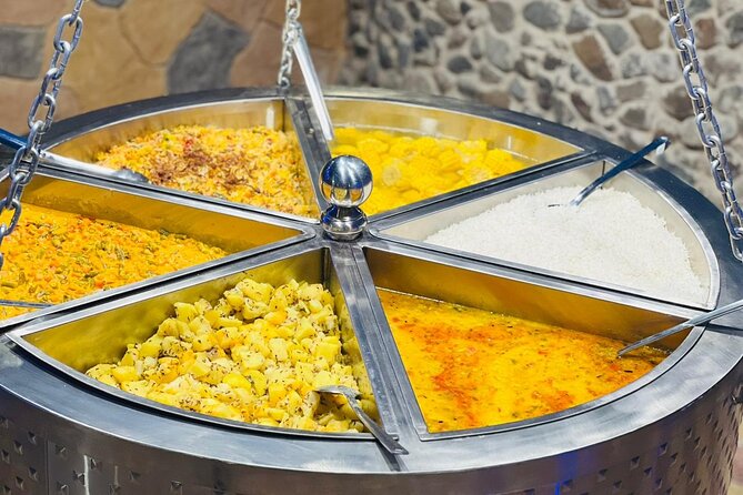 Premium Desert Safari, food Service with 4 alcoholics drinks - The 4x4 Ride Across the Dunes
