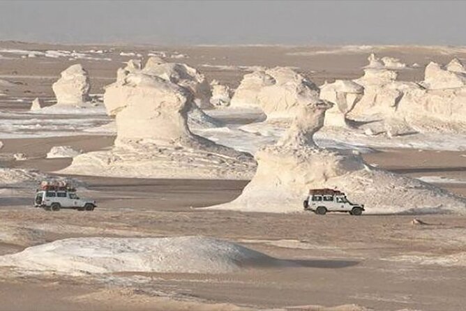 Private 2 Days Jeep Safari to White Desert and Bahariya Oasis - Sunrise, breakfast, and a hot spring