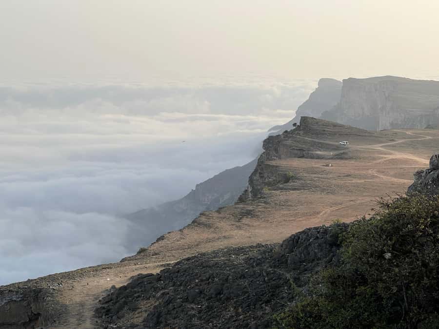 Salalah: Wadi Darbat, Jabal Samhan, Baobab, Mirbat Sand Dune - Tawi Attair and Jabal Samhan change the scale
