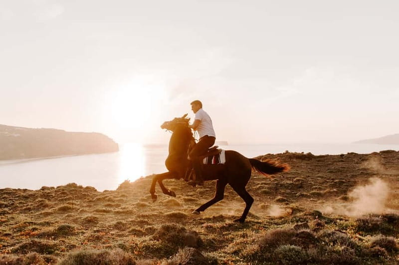 Santorini: Extreme Horse Safari with Beach Gallop - Western saddles and practical riding advice