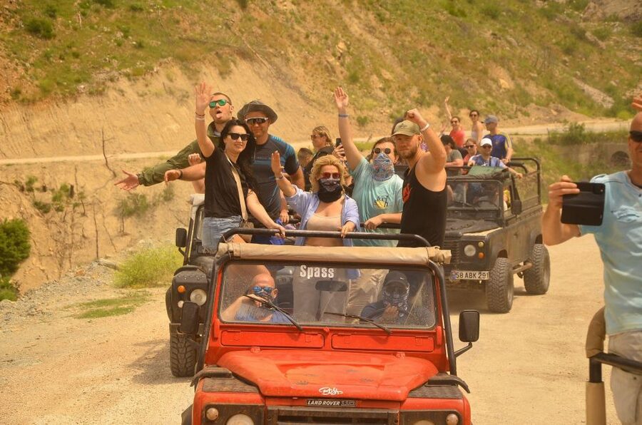 Side: Green Canyon and Waterfall Jeep Safari with Lunch - Who should book this excursion?