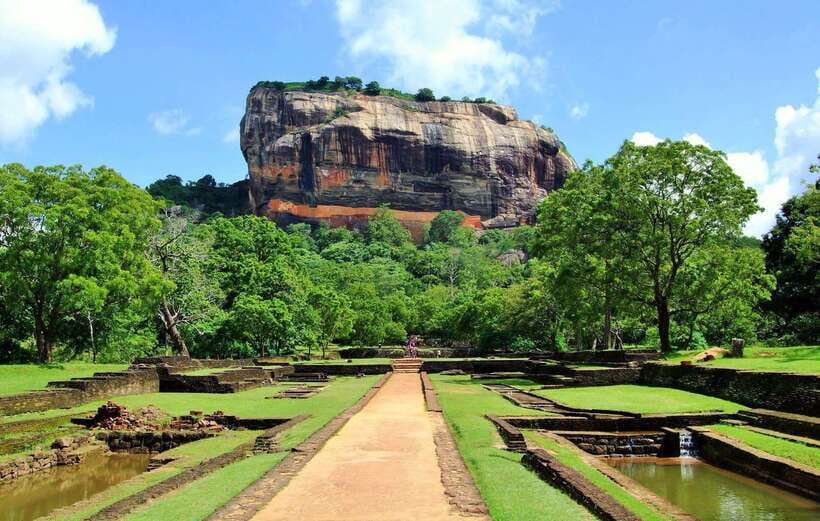 Sigiriya Rock Hike & Minneriya Elephant Safari – Day Tour - Starting early at Sigiriya Lion Rock