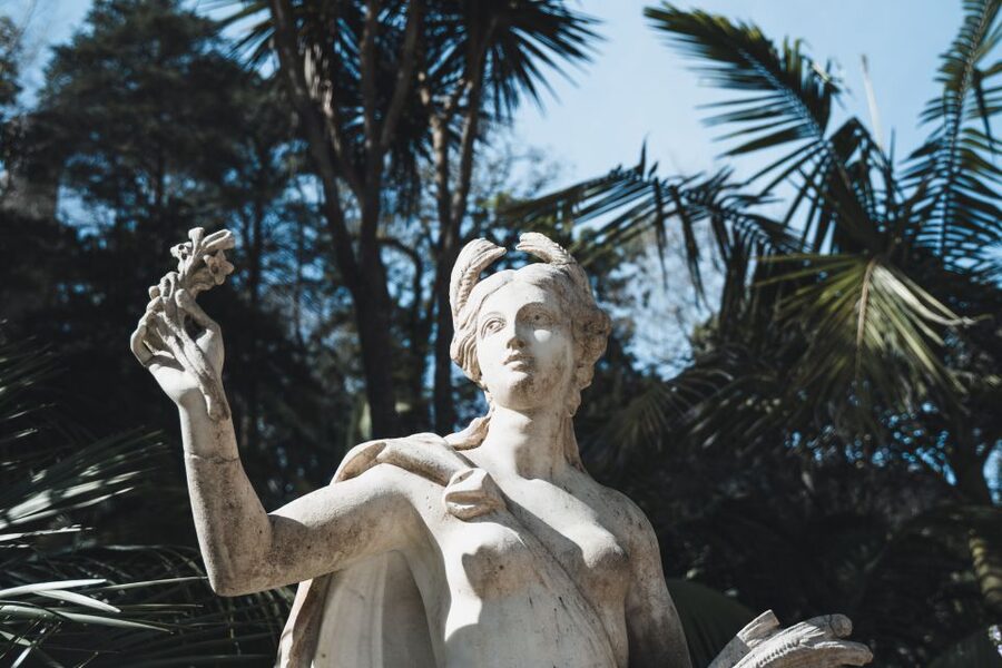 Sintra: Regaleira, Cabo da Roca and Cascais Jeep Safari Tour - Lunch with local flavor