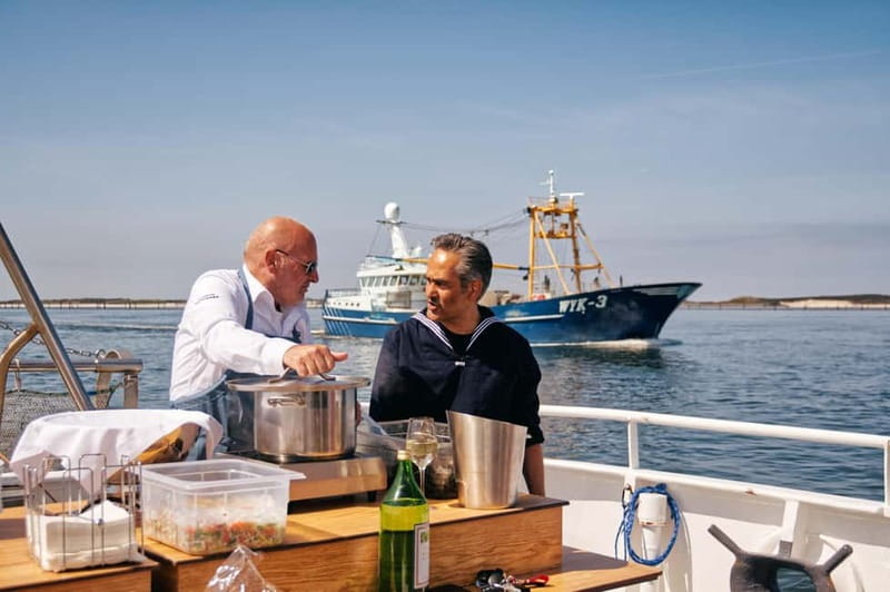 Sylt: Shell safari with boat | incl. Mussel tasting & 1 glass of wine - The mussel tasting and glass of wine