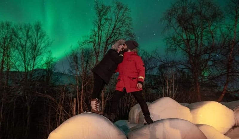 Tromsø: Aurora Safari Chase with Photos - What to wear for a night outside Tromsø