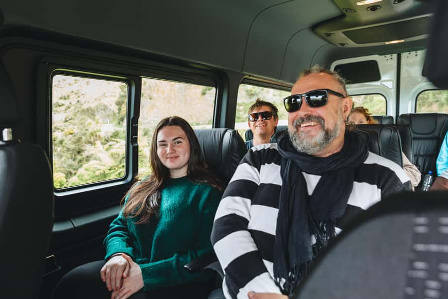 Wellington: Half Day Seal Coast Safari - Crossing Terawhiti Station by Mercedes 4WD
